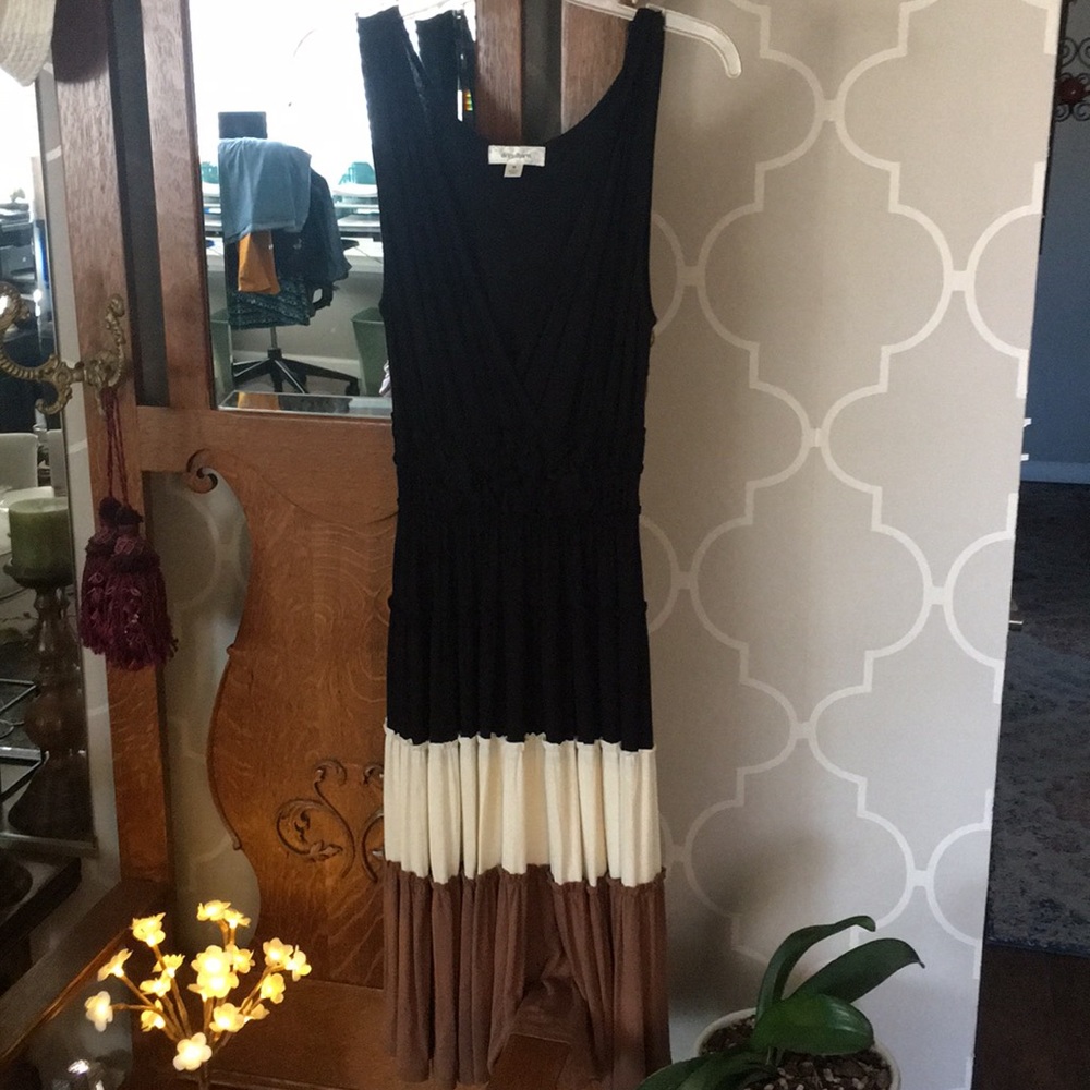 Sleeveless dress